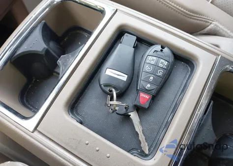 2013 Chrysler Town & Country Touring L z USA, uszkodzony, nr VIN 2C4RC1CG2DR747513